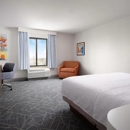 Hampton Inn & Suites Las Vegas-Red Rock/Summerlin-2